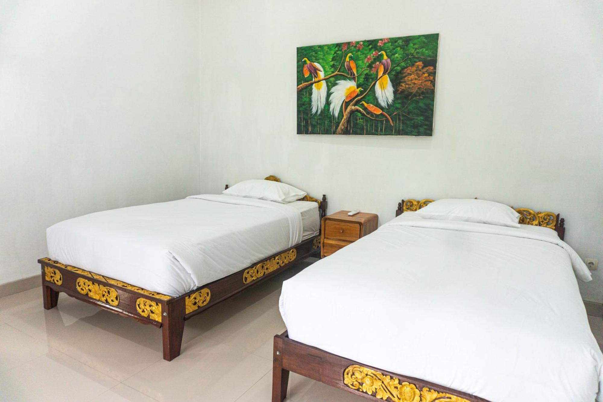 Srinadi Guest House Lovina Екстер'єр фото