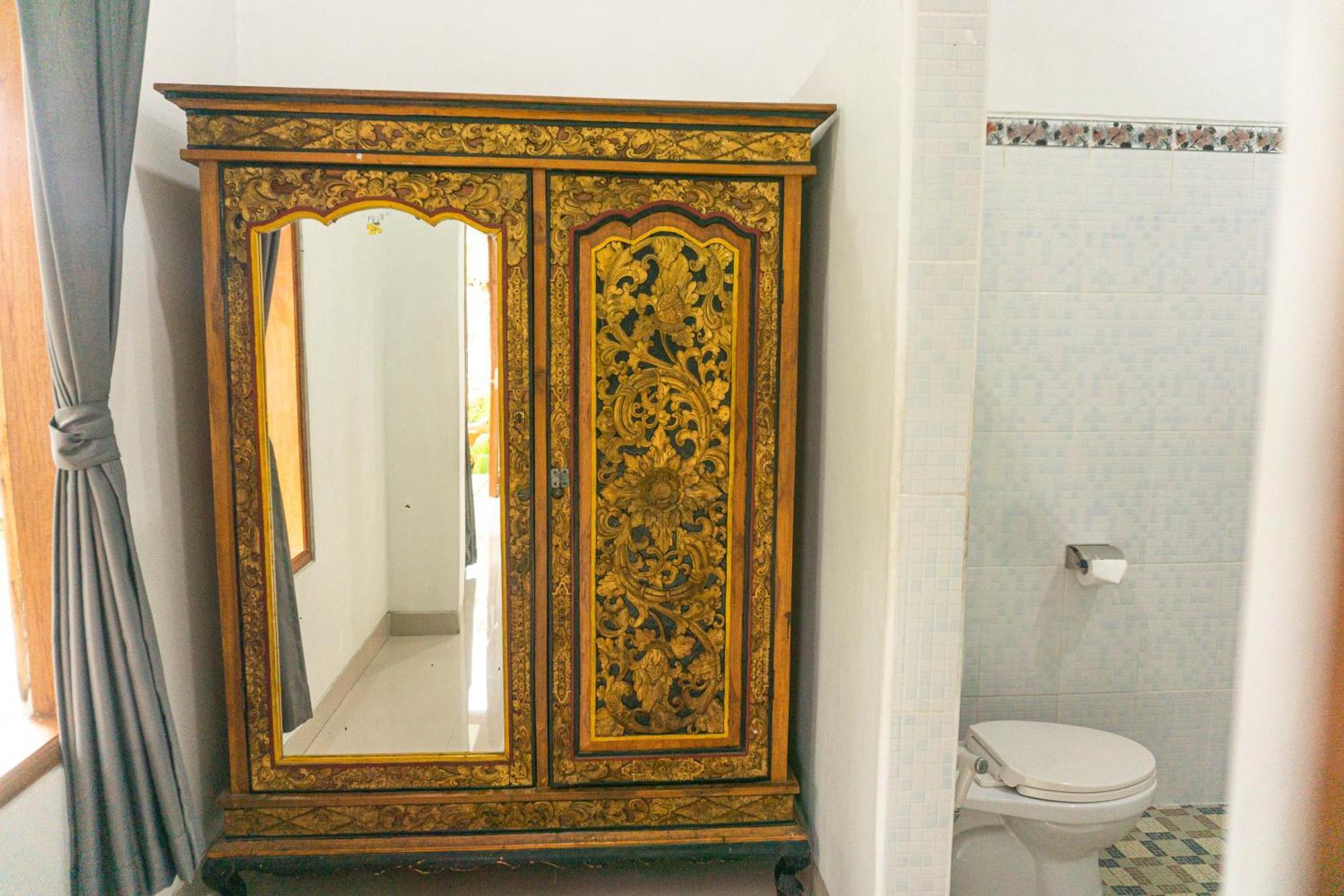 Srinadi Guest House Lovina Екстер'єр фото