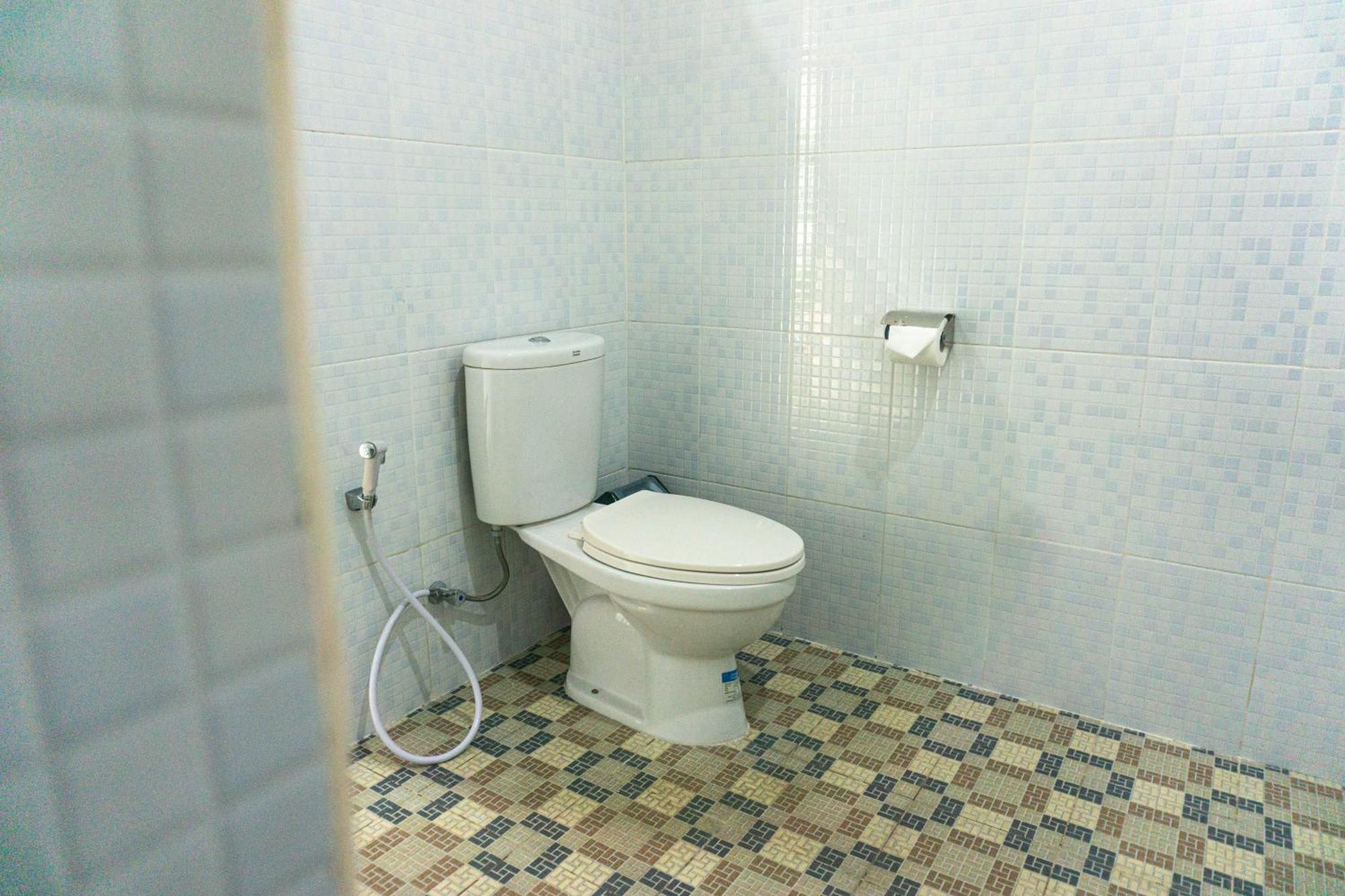 Srinadi Guest House Lovina Екстер'єр фото