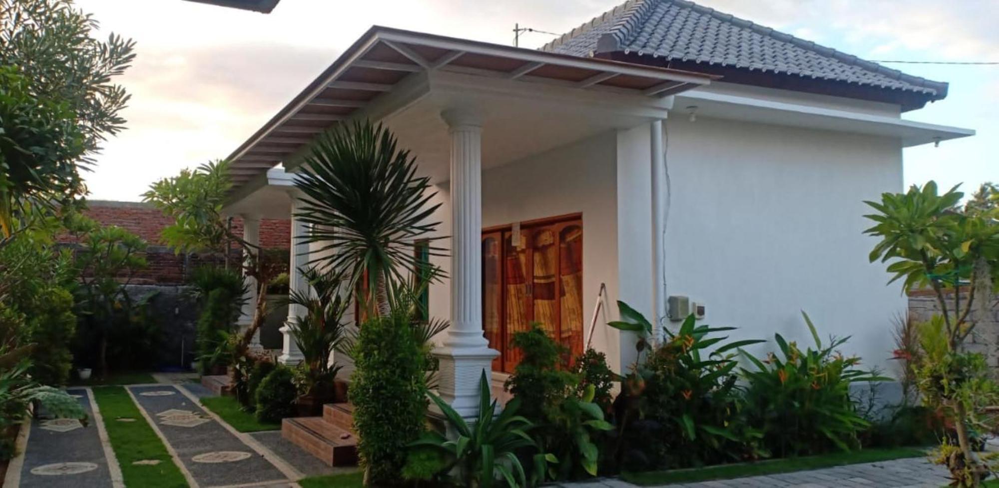 Srinadi Guest House Lovina Екстер'єр фото